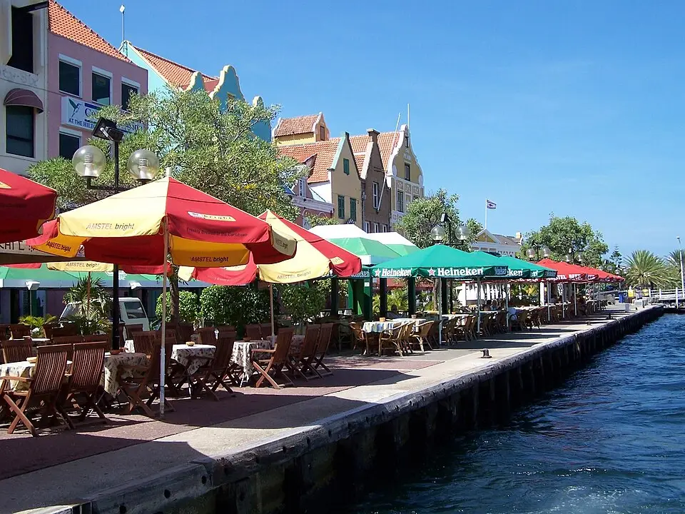 Curaçao terassen aan het water in Willemstad