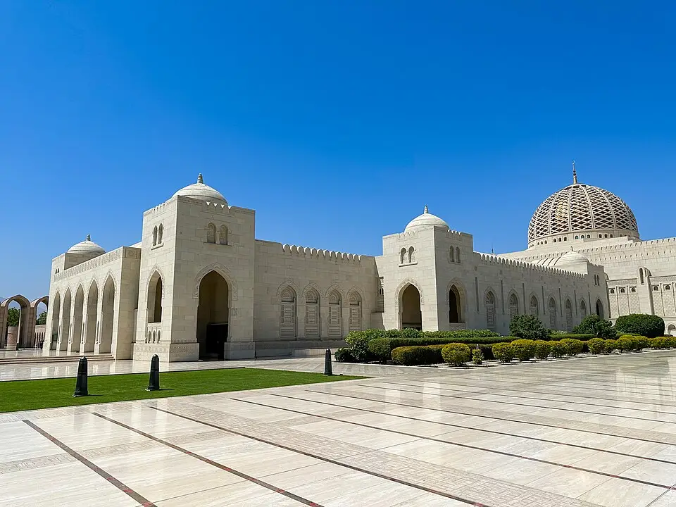 Oman, Sultan Qaboes moskee buitenkant