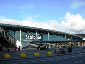 Schiphol Airport buitenkant vertrekhal