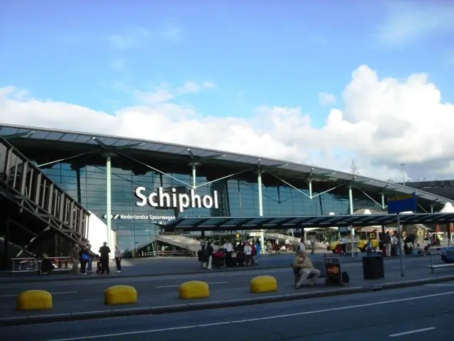 Schiphol Airport buitenkant vertrekhal