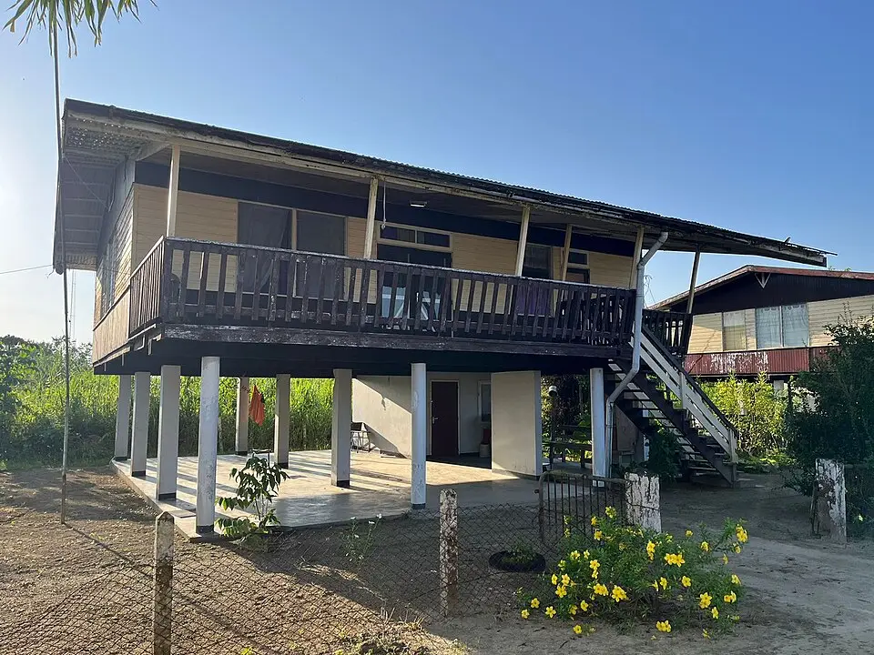 Suriname typisch Surinaamse woning op palen