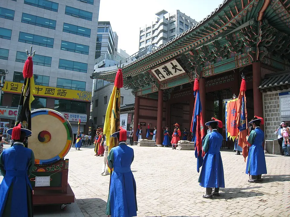 Zuid-Korea contrast tempel en hoogbouw