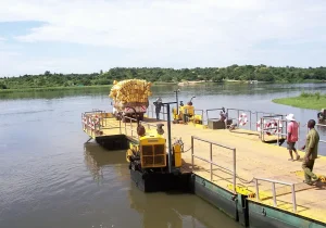 Oeganda Murchison Falls Nationaal Park pont over de Nijl