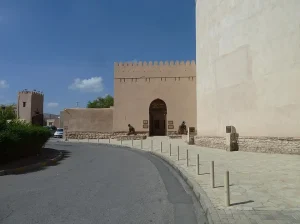 Oman, Nizwa fort poort